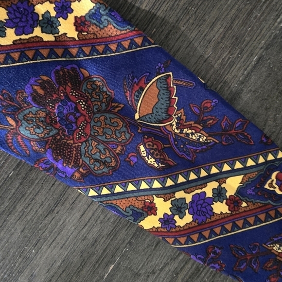 Vintage Gap Silk Colorful Floral Wearable Art Neck Tie - Picture 4 of 6